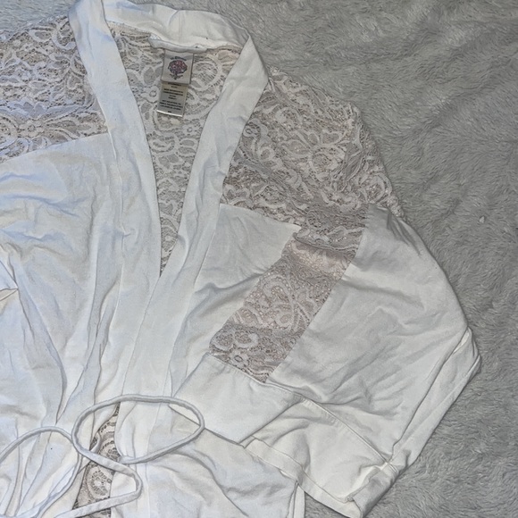 In bloom by Jon Gail robe - Picture 3 of 8